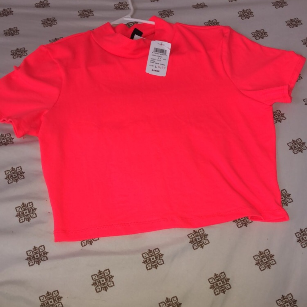 MAKE IT POP CROP TOP